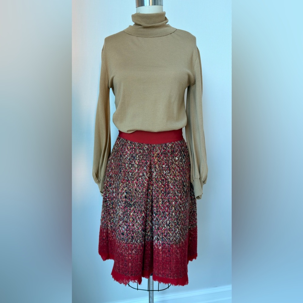 Moschino Classic Tan Turtleneck Sweater USA Size 6, Italian 40,100% virgin wool - Picture 6 of 12
